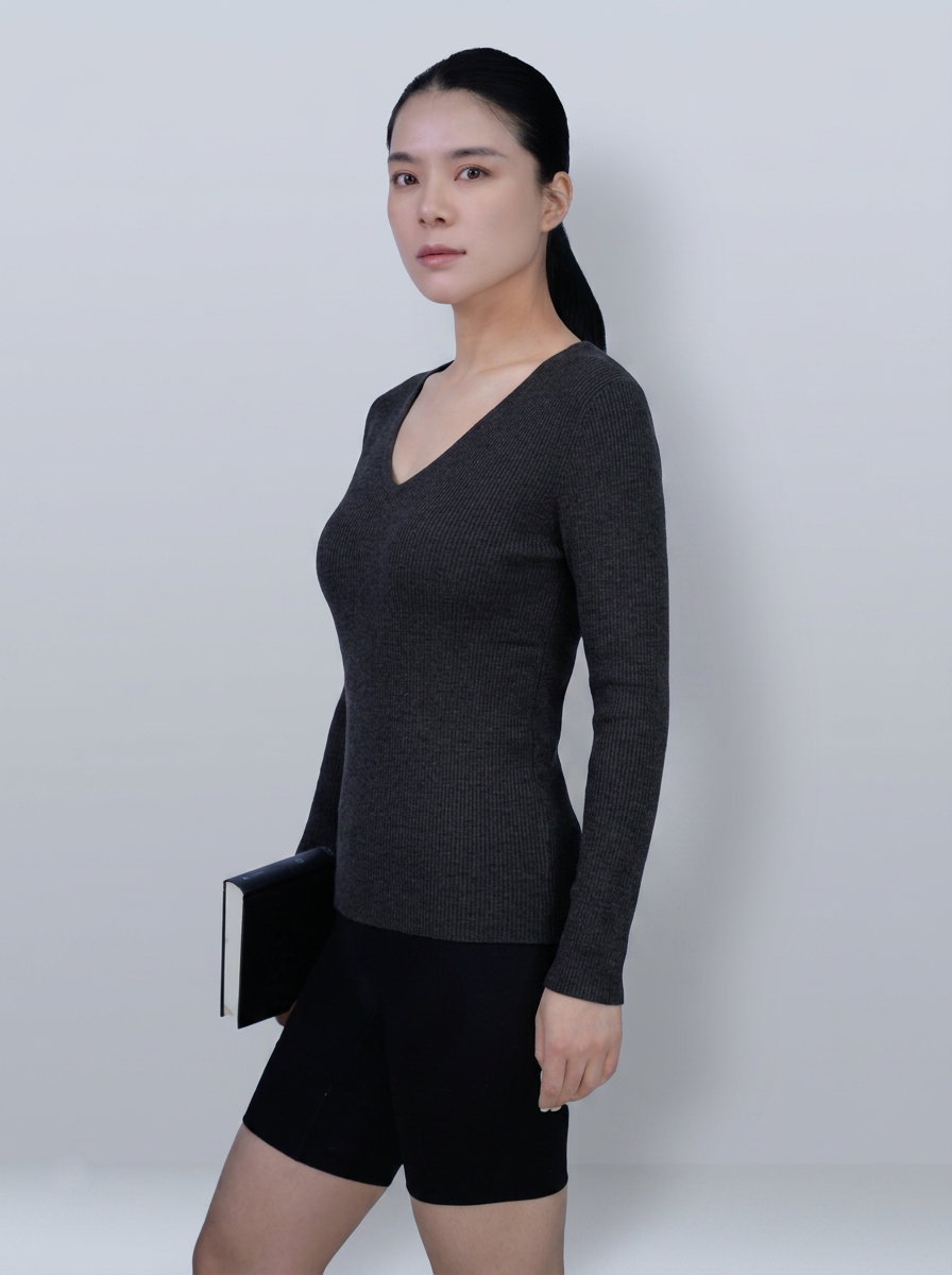 Cloud‑Soft Cashmere Acetate V‑Neck Long‑Sleeve Base Layer Top
