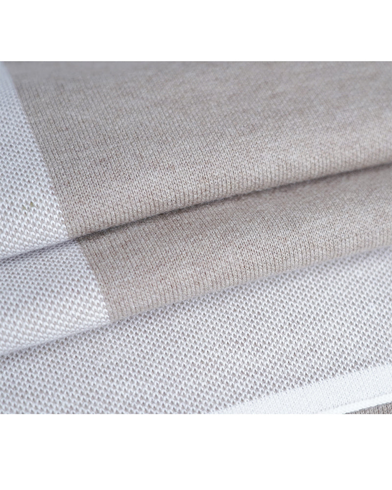 Pure Tone Shawl with Flowing Silhouette Suitpure