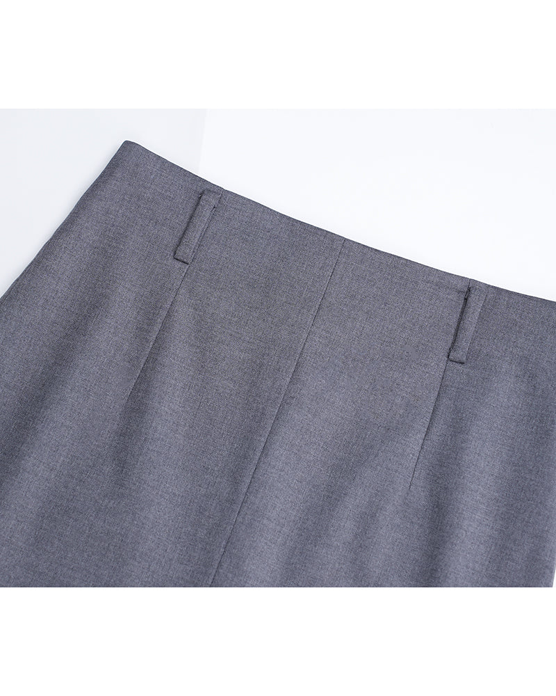 Mid-length front and back slit skirt with waist support